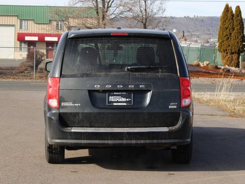 Used 2018 Dodge Grand Caravan SXT image 4