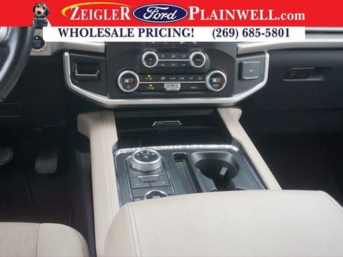 Used 2024 Ford Expedition XLT image 18