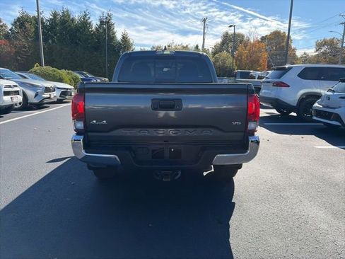 Certified 2022 Toyota Tacoma SR5 image 4