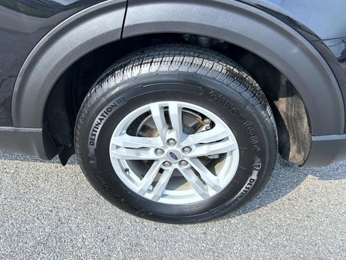 Used 2021 Ford Explorer XLT w/ Equipment Group 202A AWD/4WD image 24