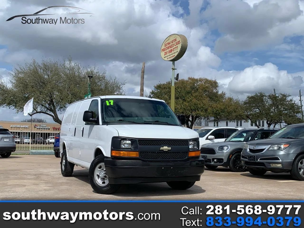 Used 2017 Chevrolet Express 2500 RWD image 1