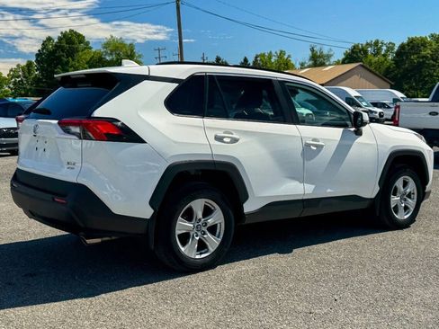 Used 2021 Toyota RAV4 XLE w/ Convenience Package AWD/4WD image 3