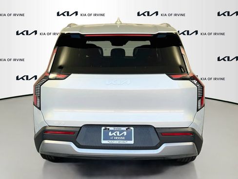 New 2026 Kia EV9 Wind AWD/4WD image 6