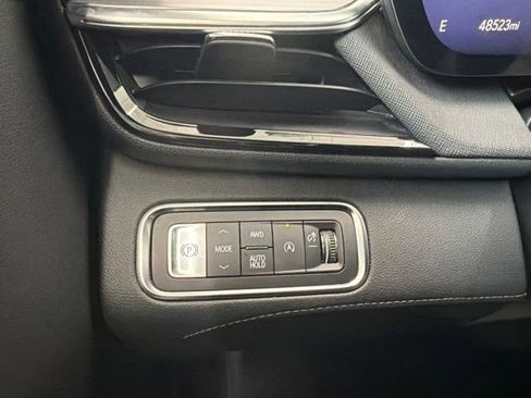 Used 2025 Buick Enclave Preferred AWD/4WD image 25