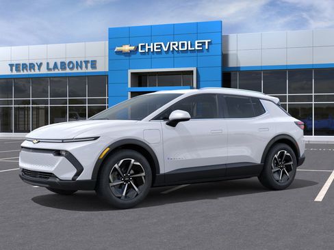 New 2026 Chevrolet Equinox EV LT image 3