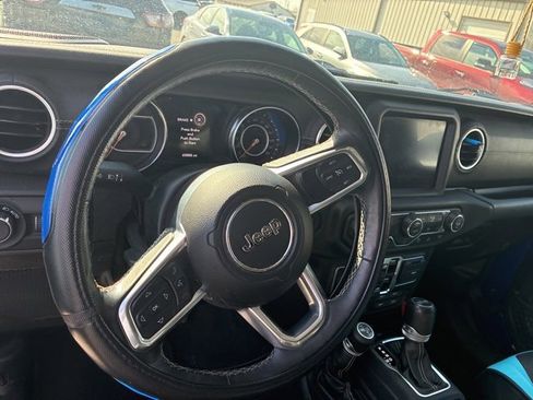 Used 2019 Jeep Wrangler Unlimited Sahara w/ Dual Top Group image 9