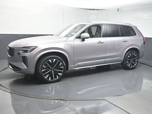 Used 2026 Volvo XC90 T8 Core w/ Protection Package Premier AWD/4WD image 4
