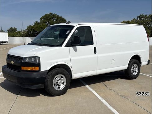 Used 2020 Chevrolet Express 2500 RWD image 1