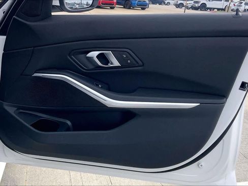 Used 2025 BMW 330i Sedan image 27
