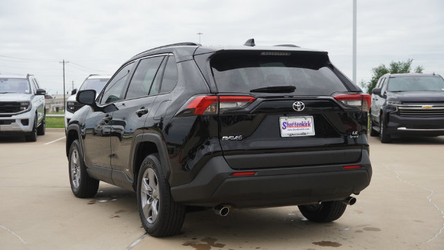 Used 2025 Toyota RAV4 LE AWD/4WD image 7