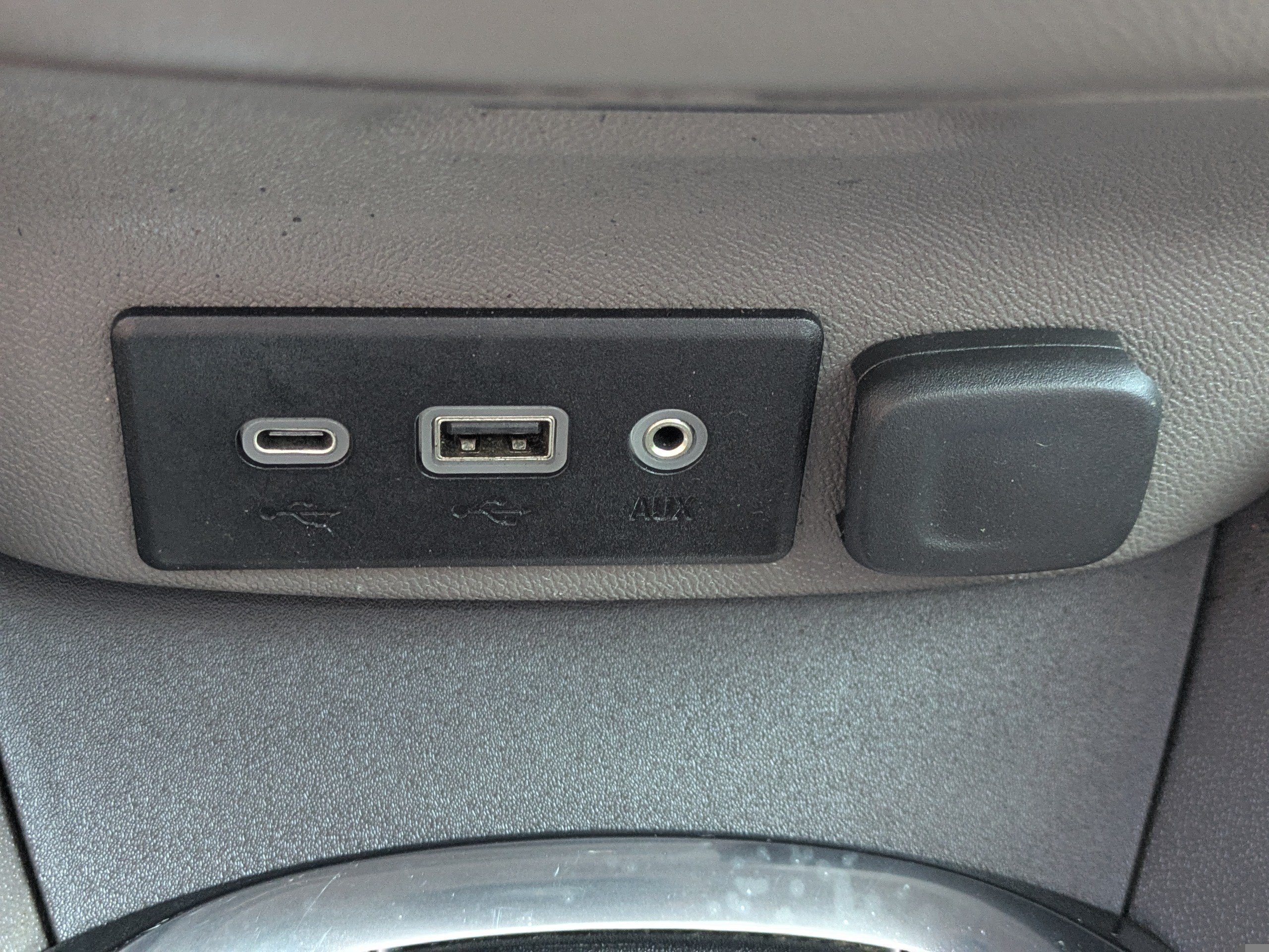 Used 2022 Chevrolet Malibu LT FWD image 30