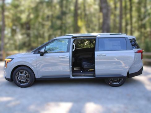 New 2026 Kia Carnival EX image 6