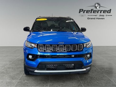 Used 2025 Jeep Compass Limited AWD/4WD image 11