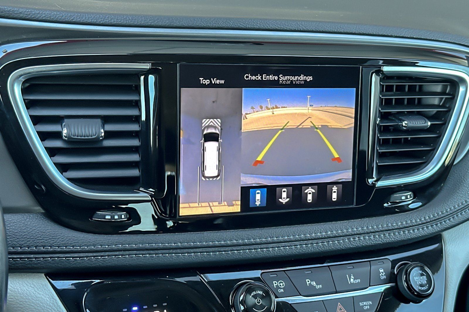 Used 2019 Chrysler Pacifica Limited w/ Advanced Safetytec Group FWD image 21