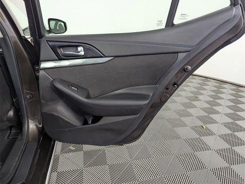 Used 2016 Nissan Maxima SR image 31
