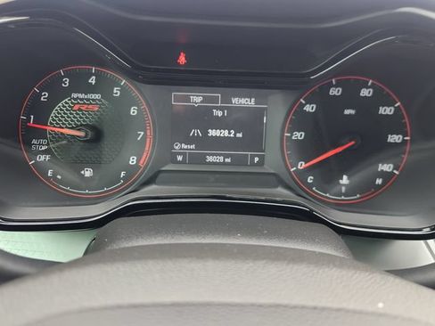 Used 2024 Chevrolet Trax RS w/ Sunroof Package FWD image 15