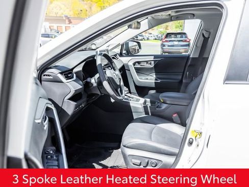 Used 2021 Toyota RAV4 XLE Premium AWD/4WD image 28