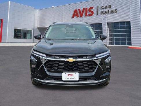 Used 2025 Chevrolet Trax LT w/ LT Convenience Package FWD image 10
