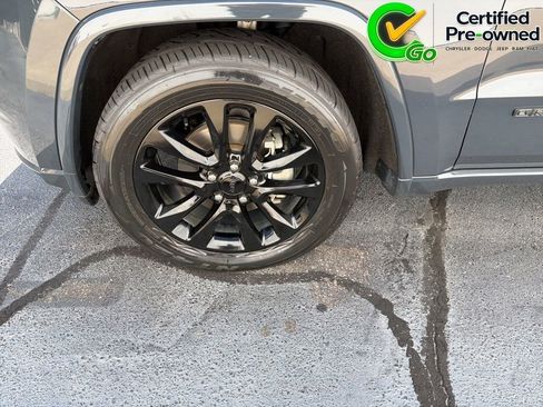 Certified 2018 Jeep Grand Cherokee Altitude RWD image 16
