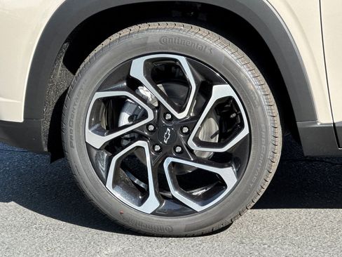 New 2026 Chevrolet Trax RS w/ Sunroof Package image 25