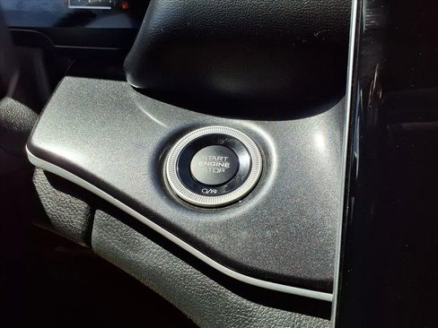 Used 2023 Jeep Grand Cherokee Altitude image 11