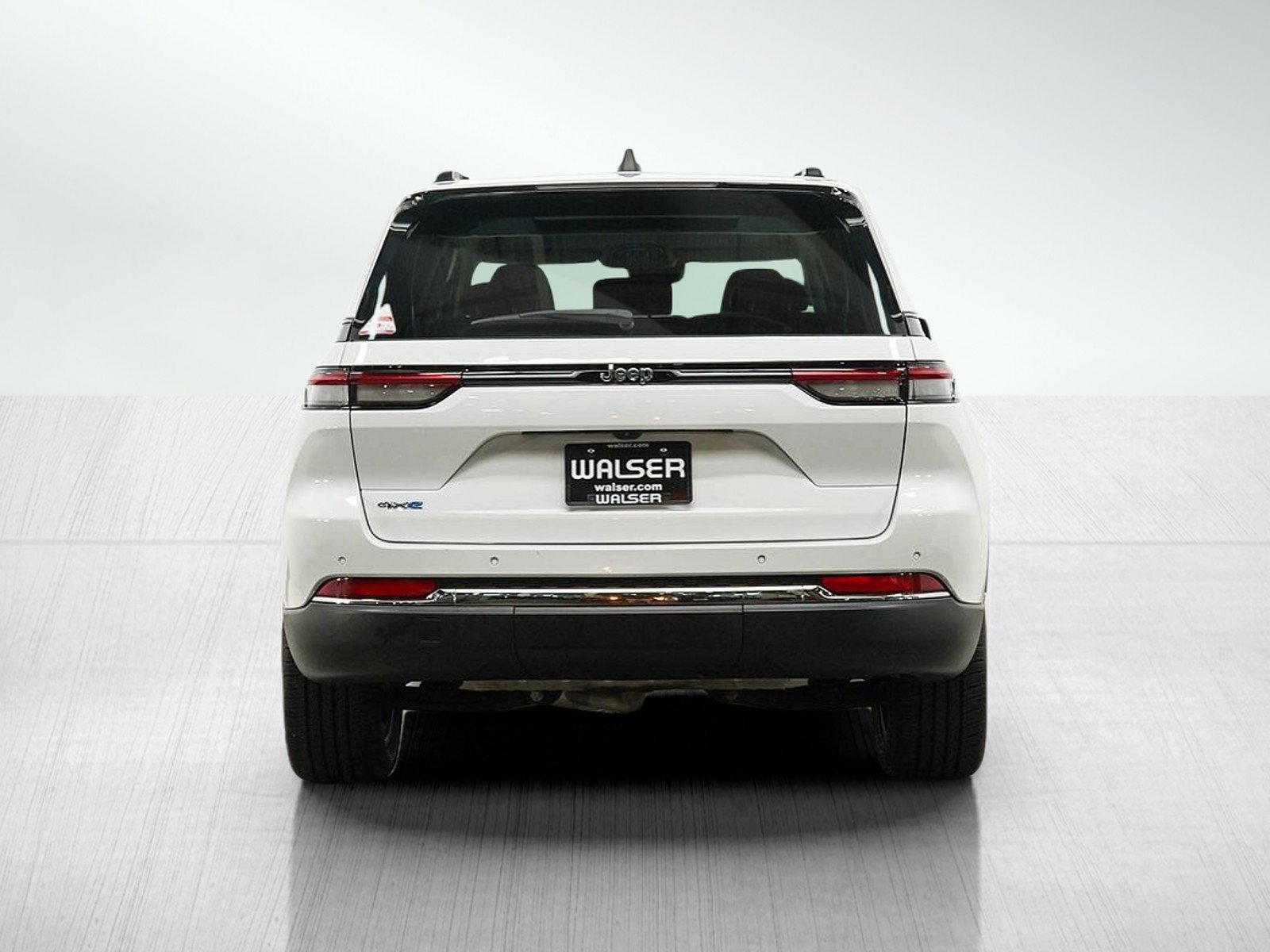 Used 2023 Jeep Grand Cherokee 4WD 4xe image 4