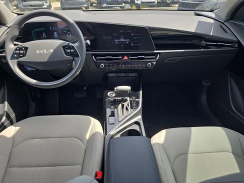 New 2026 Kia Niro EX FWD image 13