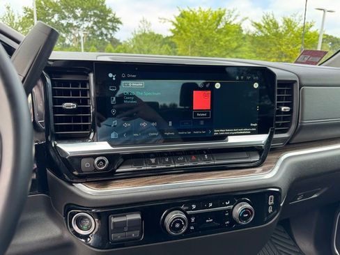 Used 2024 Chevrolet Silverado 2500 LT image 14