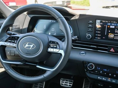 Certified 2025 Hyundai Elantra Sport image 20