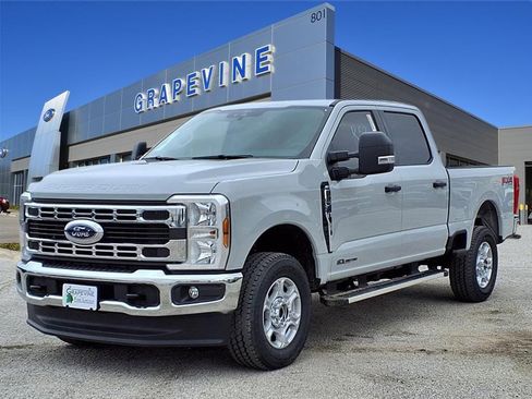 New 2026 Ford F250 XLT w/ FX4 Off-Road Package AWD/4WD image 8