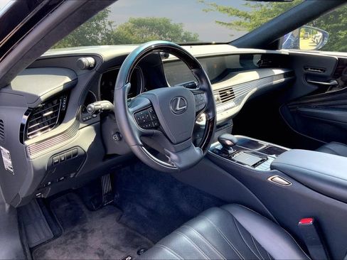 Used 2018 Lexus LS 500 AWD w/ Interior Upgrade Package image 16