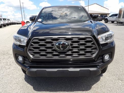 Used 2022 Toyota Tacoma TRD Off-Road w/ Technology Package RWD image 12