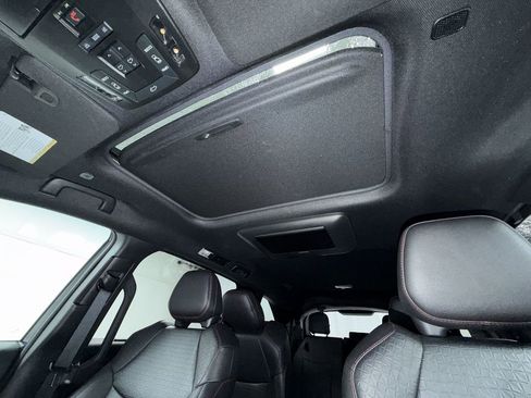 Certified 2025 Toyota Sienna XSE w/ XSE Plus Package AWD/4WD image 11