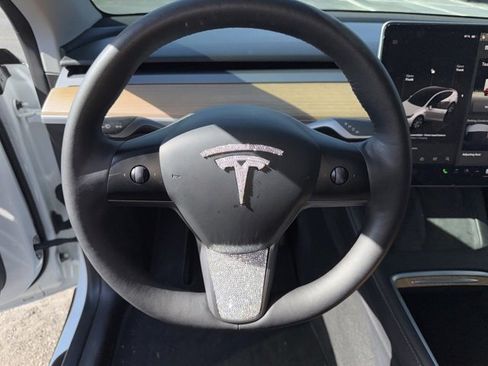 Used 2023 Tesla Model Y Long Range image 9
