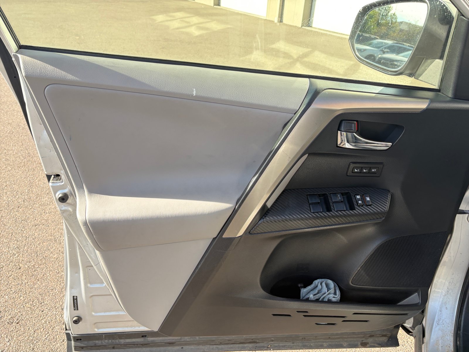 Used 2013 Toyota RAV4 Limited AWD/4WD image 11