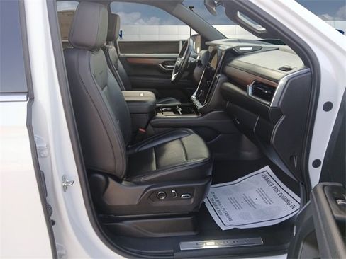 Used 2025 GMC Yukon XL Denali image 15