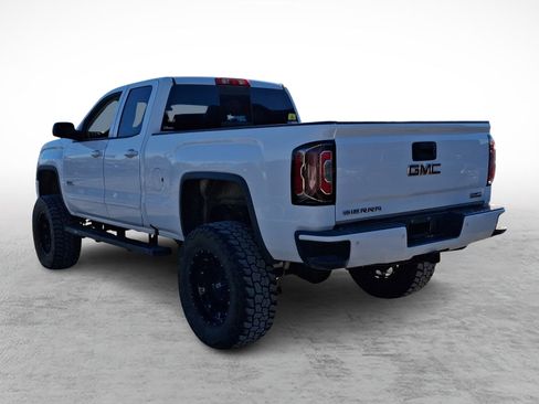 Used 2018 GMC Sierra 1500 SLT w/ All Terrain Package image 4