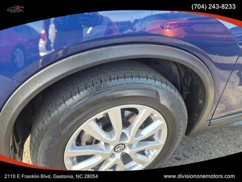 Used 2020 Nissan Rogue SV FWD image 9