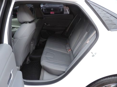 Used 2024 Hyundai Elantra SEL FWD image 16