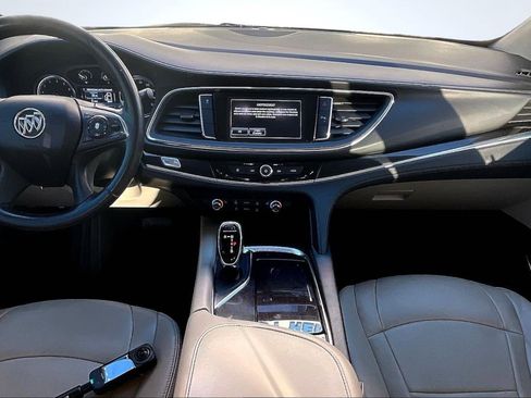Used 2019 Buick Enclave Essence image 16