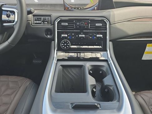 New 2026 Nissan Armada Platinum Reserve AWD/4WD image 3