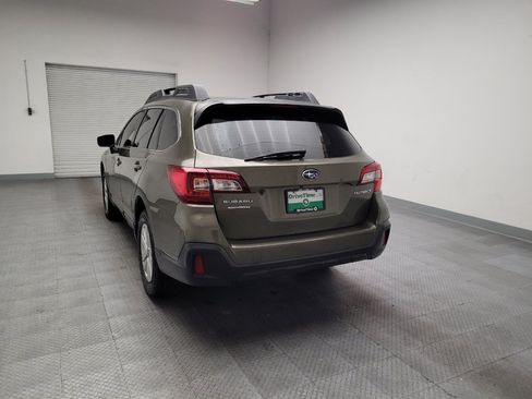 Used 2018 Subaru Outback 2.5i AWD/4WD image 6