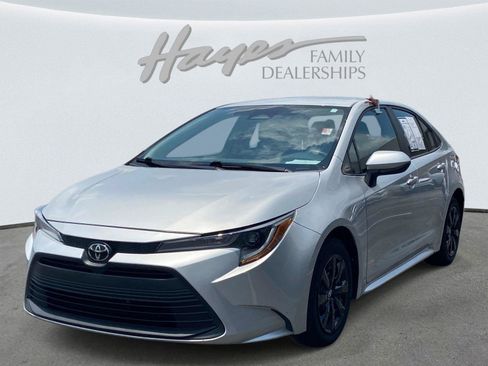 Used 2024 Toyota Corolla LE FWD image 10