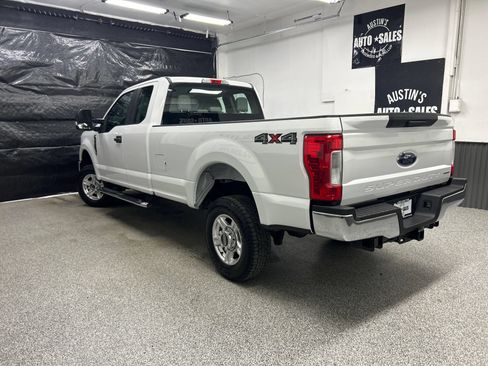 Used 2017 Ford F250 XL w/ Power Equipment Group AWD/4WD image 4