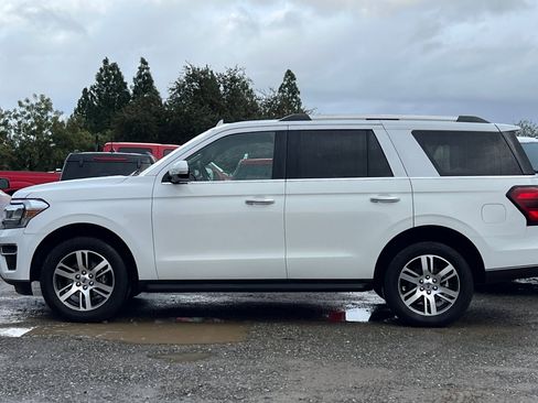 Certified 2024 Ford Expedition Limited image 7