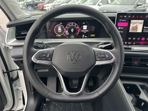New 2026 Volkswagen Tiguan SE image 17