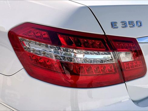 Used 2011 Mercedes-Benz E 350 Sedan image 27