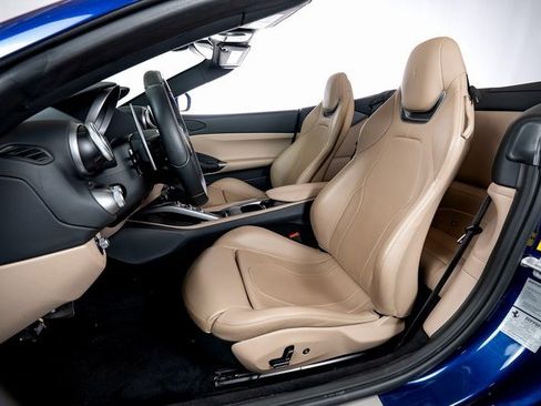 Used 2019 Ferrari Portofino image 4