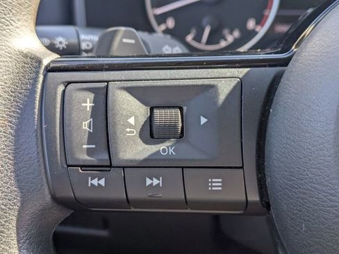 Used 2023 Nissan Rogue SV FWD image 23