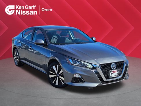 Used 2021 Nissan Altima 2.5 SV image 1